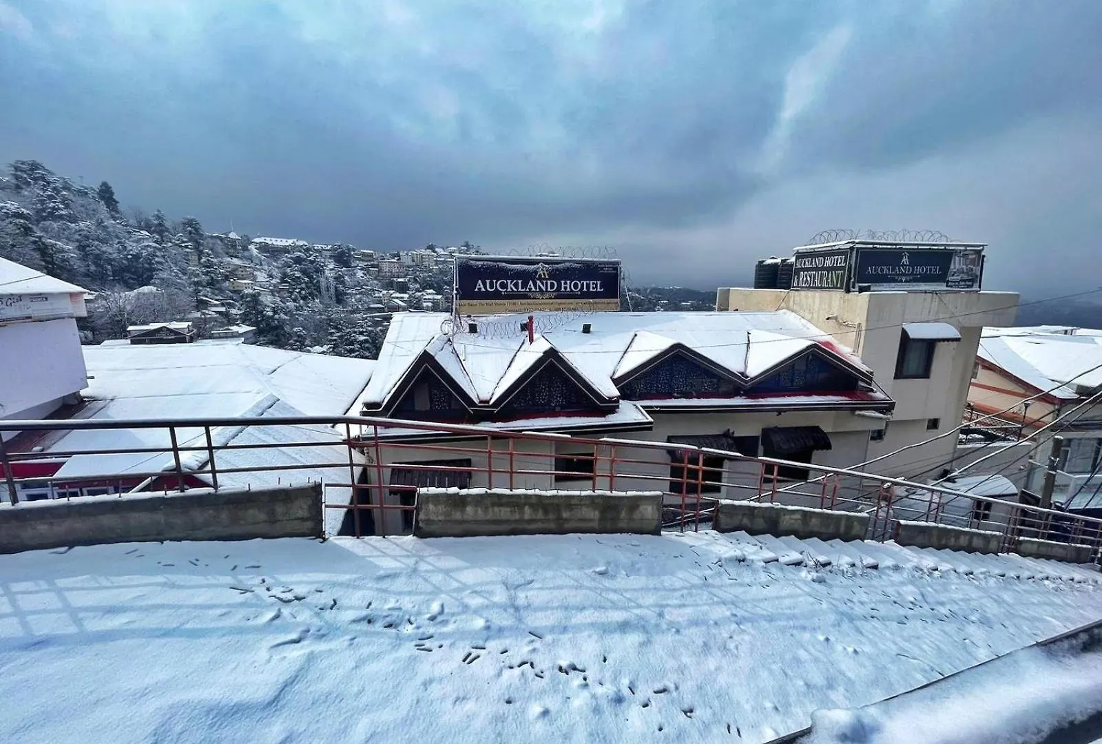 Auckland Hotel And Restaurant Near Mall Road Šimla